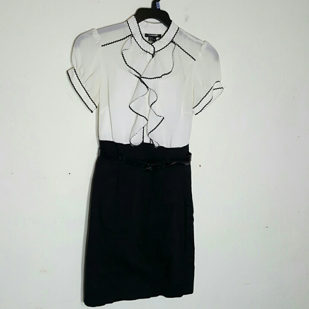 ⬇$40 MyMichelle Dress size5.